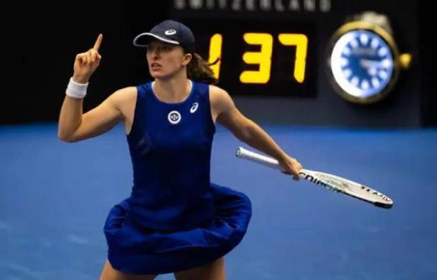 球场外围配 球场外围配