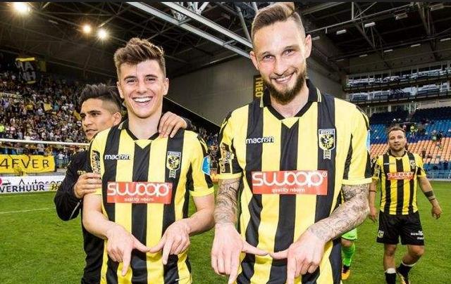 虽然身体素 虽然身体素