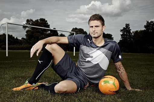 凭借其主场 凭借其主场