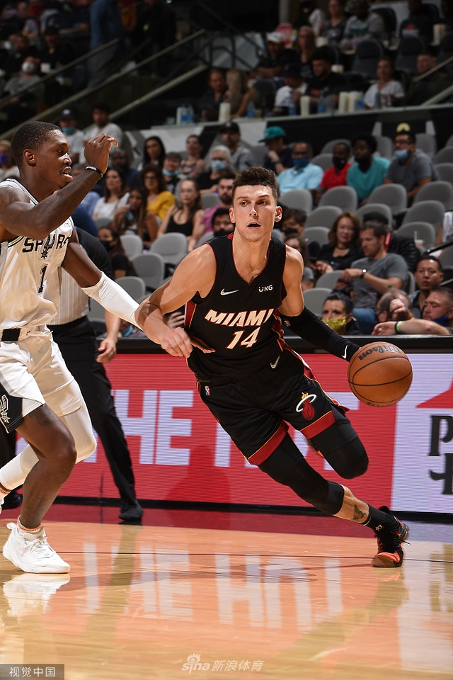 他在训练中 他在训练中